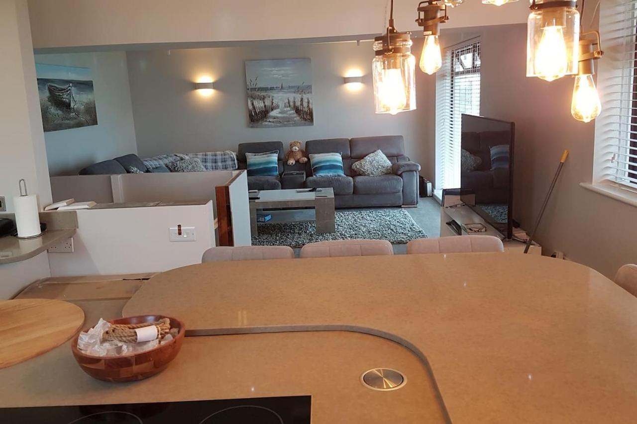 3 Bedroom Deganwy Sea View Beach House Ll31 外观 照片